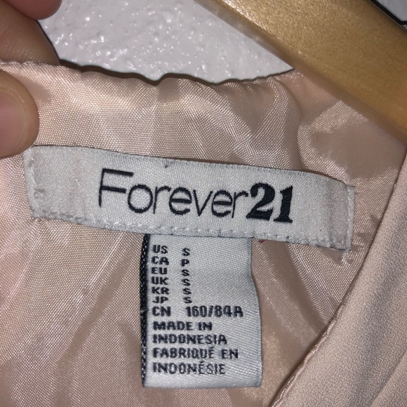 Forever21 Gold Detailed Peplum Blouse - Picture 3 of 7